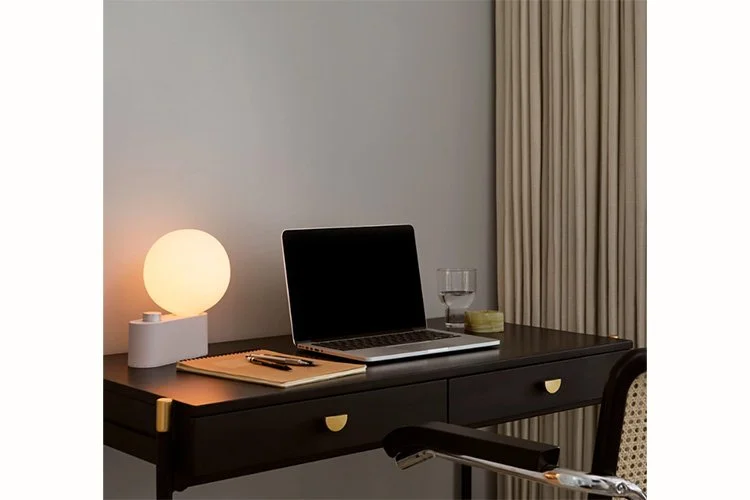 EWFModern_Alumina_Table_Lamp_801_WEB11.jpg