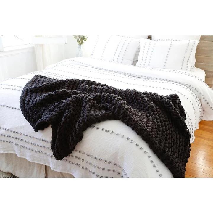 EWFModern_Throw_1659_HIGH_02.jpg
