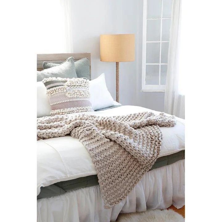 EWFModern_Throw_1659_HIGH_03.jpg