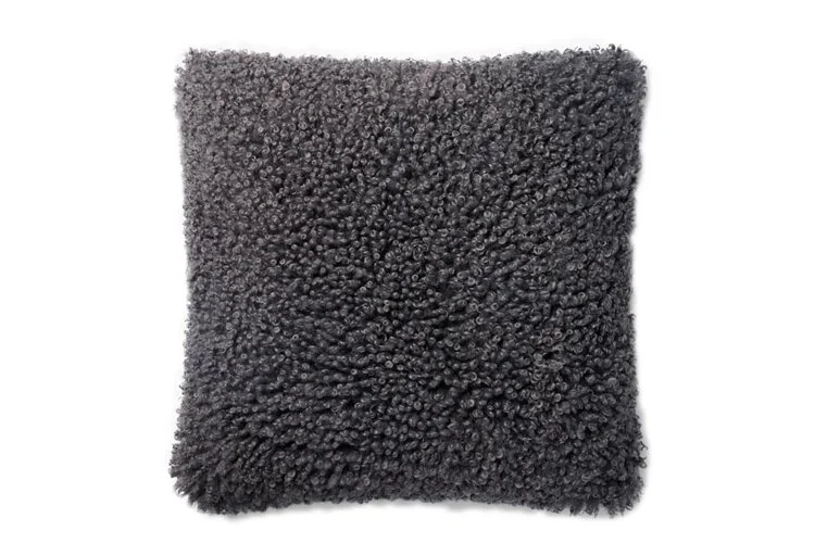 EWFModern_Pillow_1686_WEB_02.jpg
