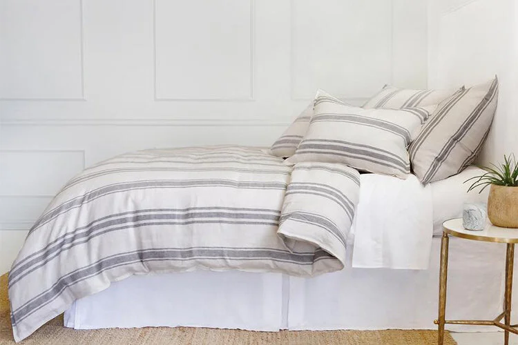 Flax bedding pom pom cream and navy