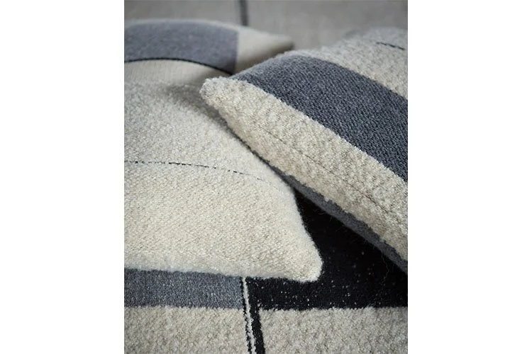EWFModern_pillow_1843_WEB04.jpg