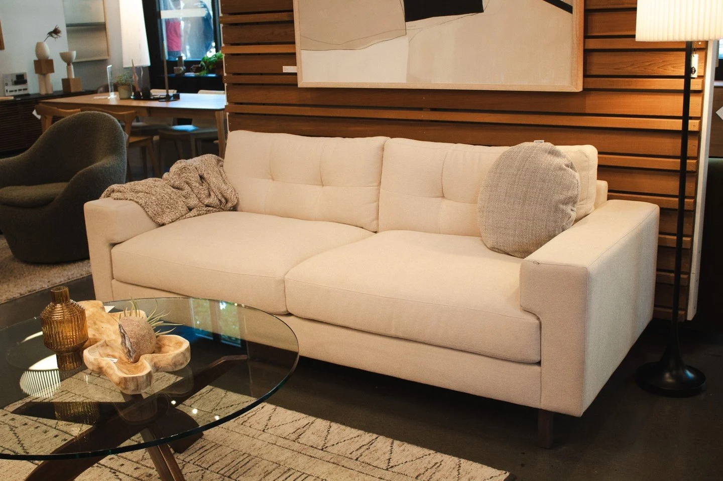 Meet one of our newest sofas in the showroom, a stylish frame with a boxy silhouette and reverse Greek key arm. Comfortable and fashionable. Made in the USA. 

#portlandoregon #EWFModern #portlandfurniture #interiordesign #interiormodernorganic