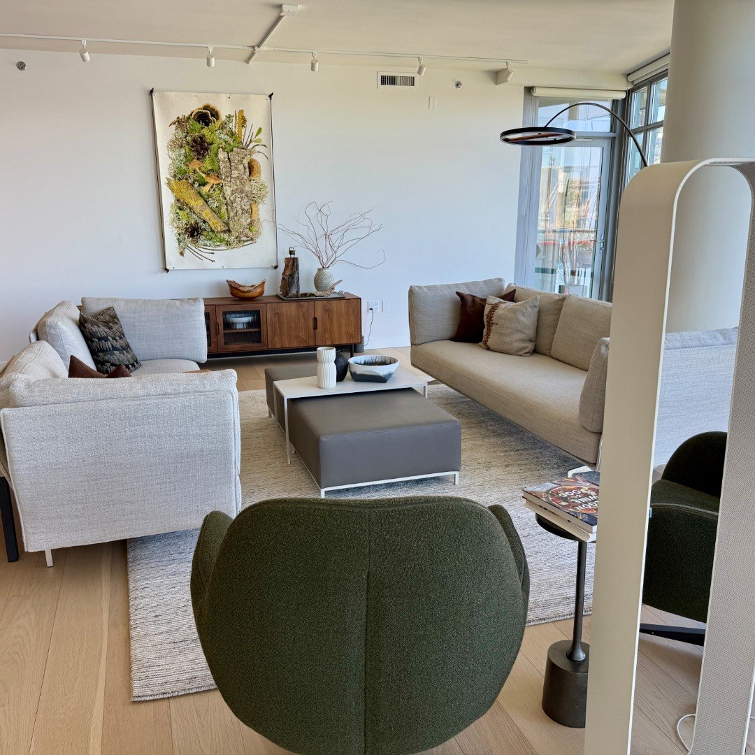 We are OBSESSED with our customers' photos. Seeing our furniture in customers' homes is one of our favorite things. Have any photos to send to us? DM us!

#portlandoregon #EWFModern #portlandfurniture #interiordesign #interiormodernorganic