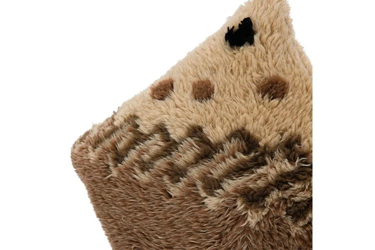 EWFmodern_tuft_pillow_1320_WEB_03.jpg