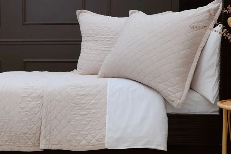 EWFMdern_monaco-coverlet-12263-10_WEB03.jpg