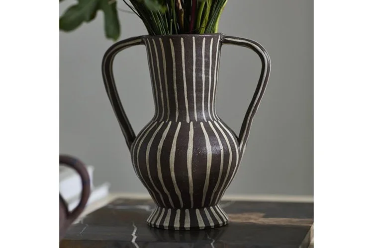 EWFMdern_rhysa_vase_14532_WEB09.jpg