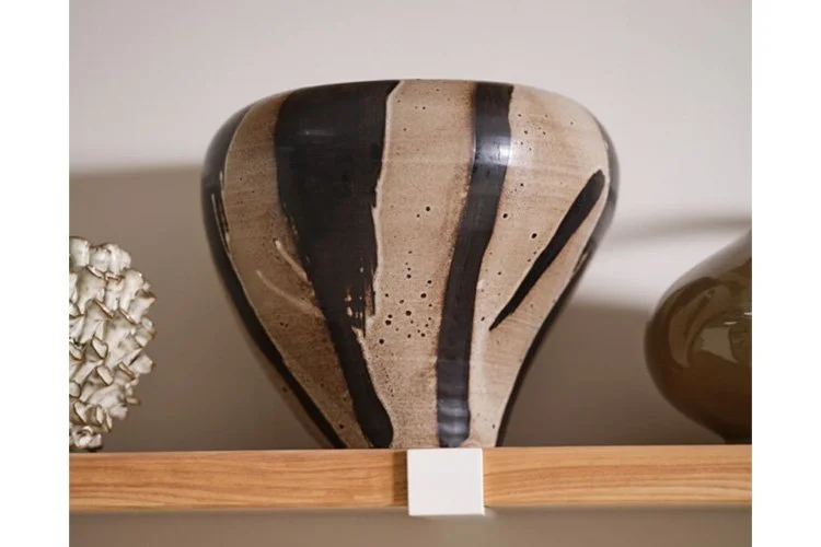 EWFMdern_atwood_vase_14531_WEB06.jpg