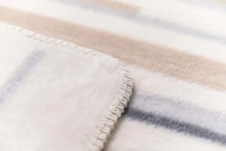 EWFmodern_savona_throw_1364_WEB02.jpg