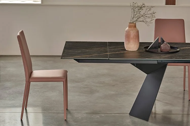 EWFModern_fiandre_ex_dining_table_9074_WEB01.jpg