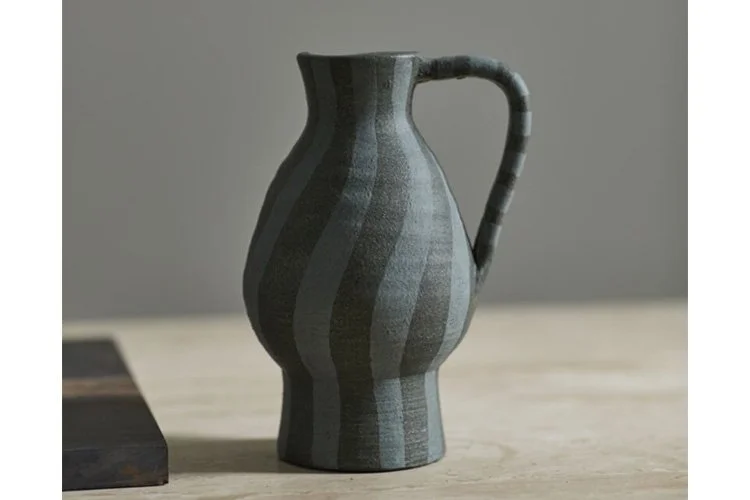 EWFMdern_rhysa_vase_14532_WEB05.jpg