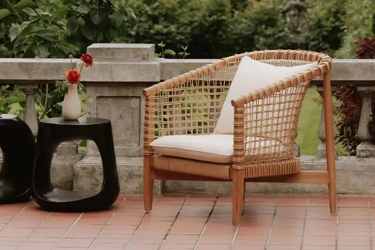 EWFModern_kuna_outdoor_chair_8068_WEB06.jpg