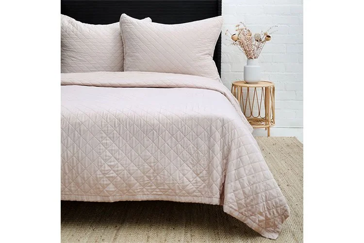 EWFMdern_monaco-coverlet-12263-10_WEB02.jpg