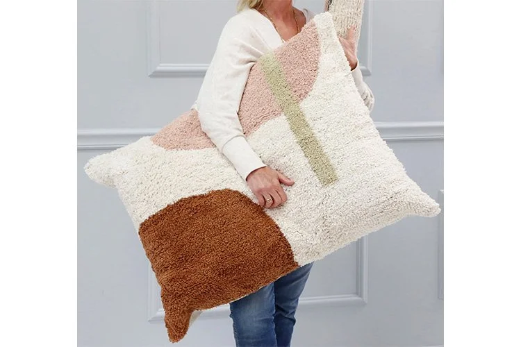 EWFModern_pillow-1342_WEB02.jpg