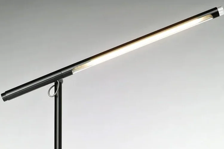 EWFModern_TableLamp_Brazo_WEB_01.jpg