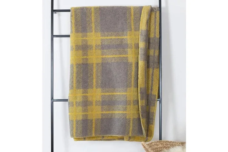 EWFModern_throw_14391_WEB03.jpg