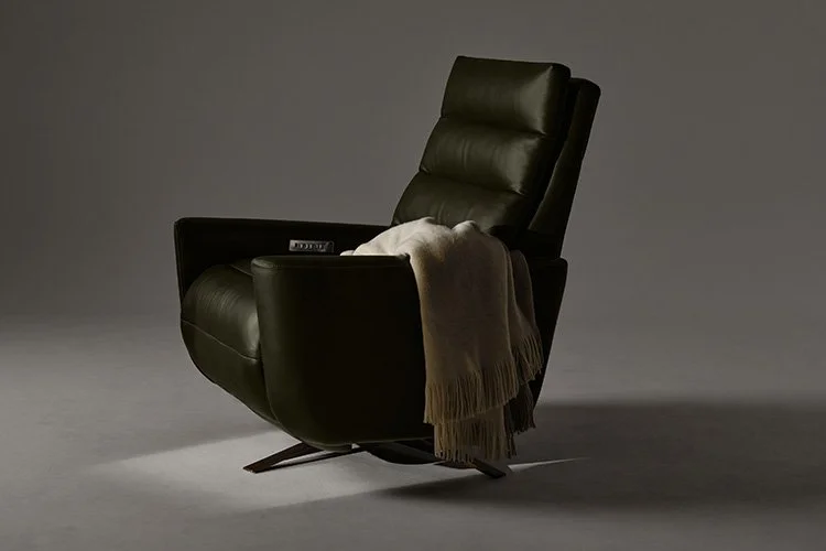 EWFModern_cirrus_recliner_10582_WEB02.jpg