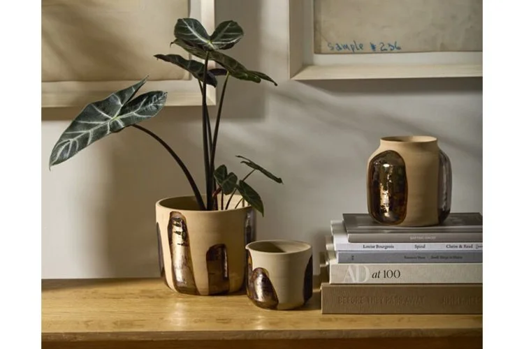 EWFMdern_brushstroke_vase_14538_WEB04.jpg