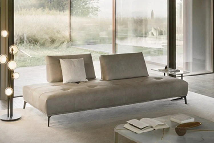 EWFModern_eggo_sofa_3046_WEB02.jpg