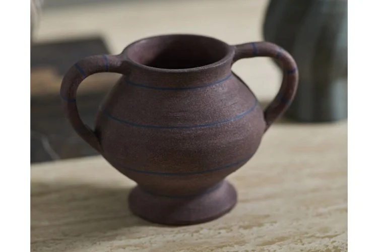 EWFMdern_rhysa_vase_14532_WEB07.jpg