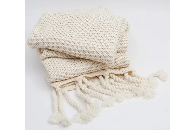 EWFModern_Blanket_1706_WEB_05.jpg