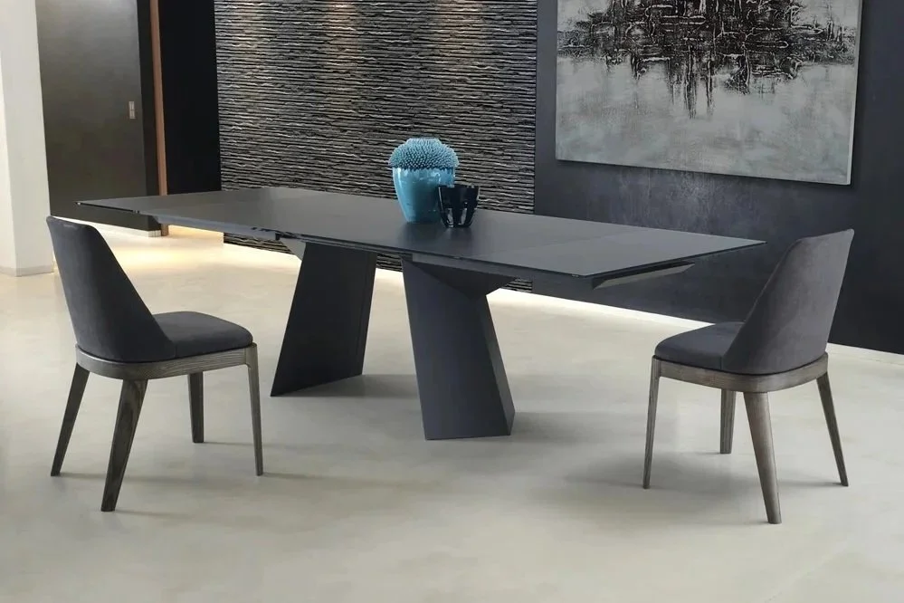 EWFmodern_DiningTable_9074_WEB_03.jpg