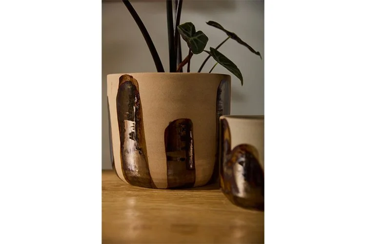 EWFMdern_brushstroke_vase_14538_WEB06.jpg