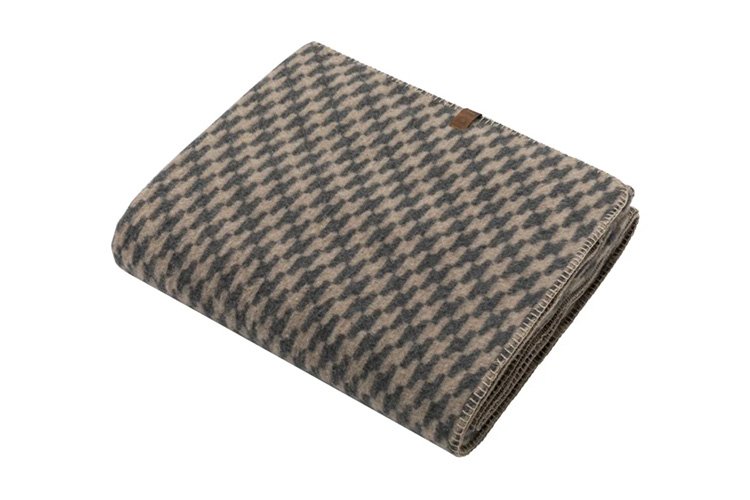 EWFModern_throw_1363-4_WEB08.jpg
