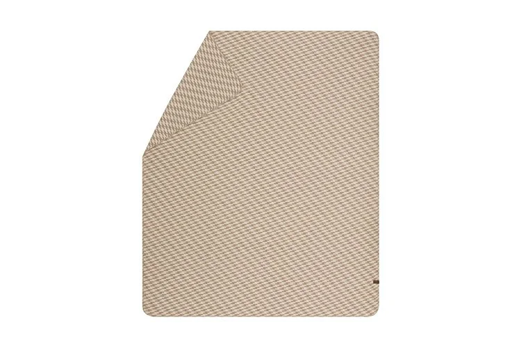 EWFModern_throw_1363-4_WEB01.jpg
