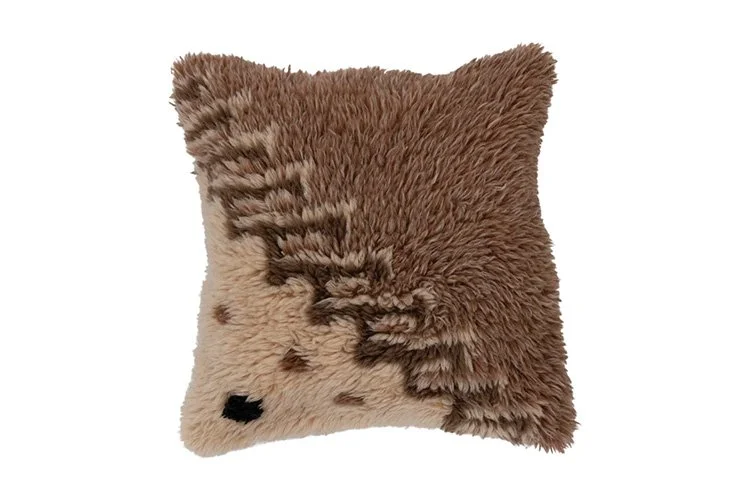EWFmodern_tuft_pillow_1320_WEB_01.jpg