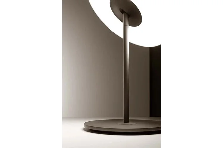 EWFmodern_TableLamp_522_ls_WEB+(1).jpg