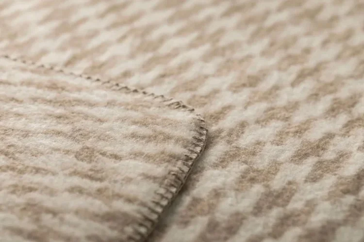 EWFModern_throw_1363-4_WEB02.jpg