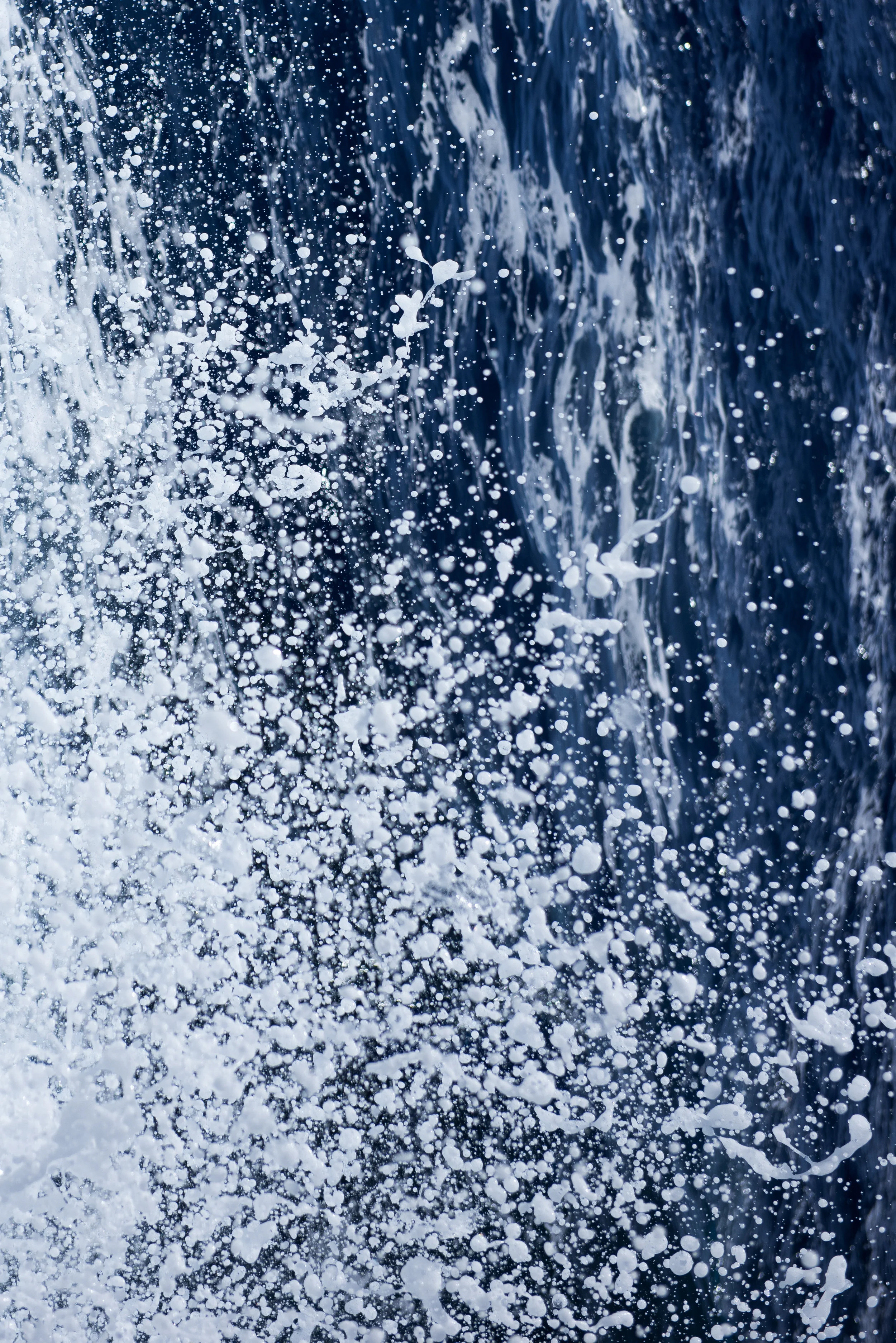 Blue Waves Splashing