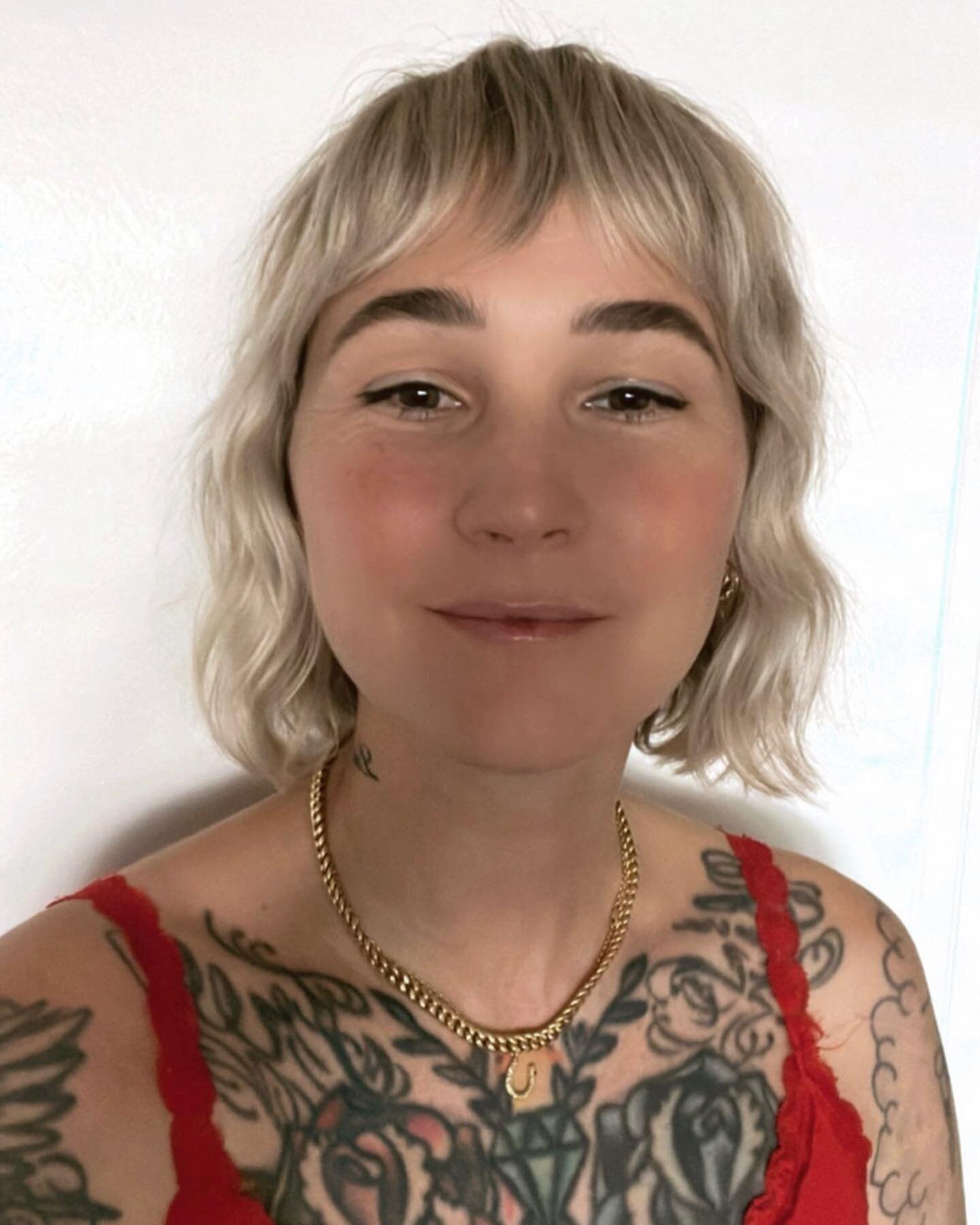Turned Schyler&rsquo;s mullet into the cutest shaggy Bob ❤️

Also Schyler designs the most beautiful jewelry @susumi.studio and works out of @108.us in Silverlake for all yr piercing needs!