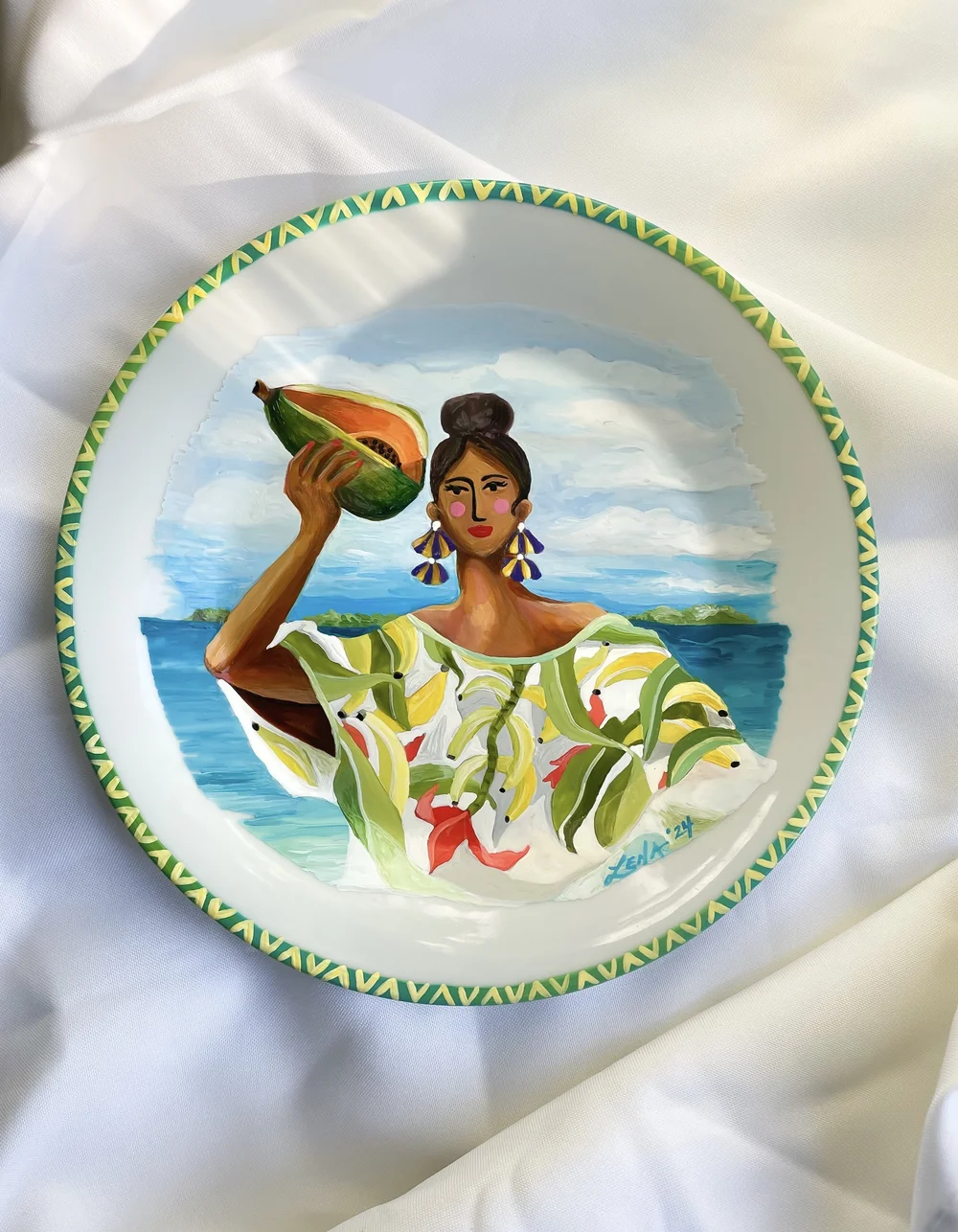 Fe and her fruits' - Decorative Handpainted Ceramic Plate — Puerto
