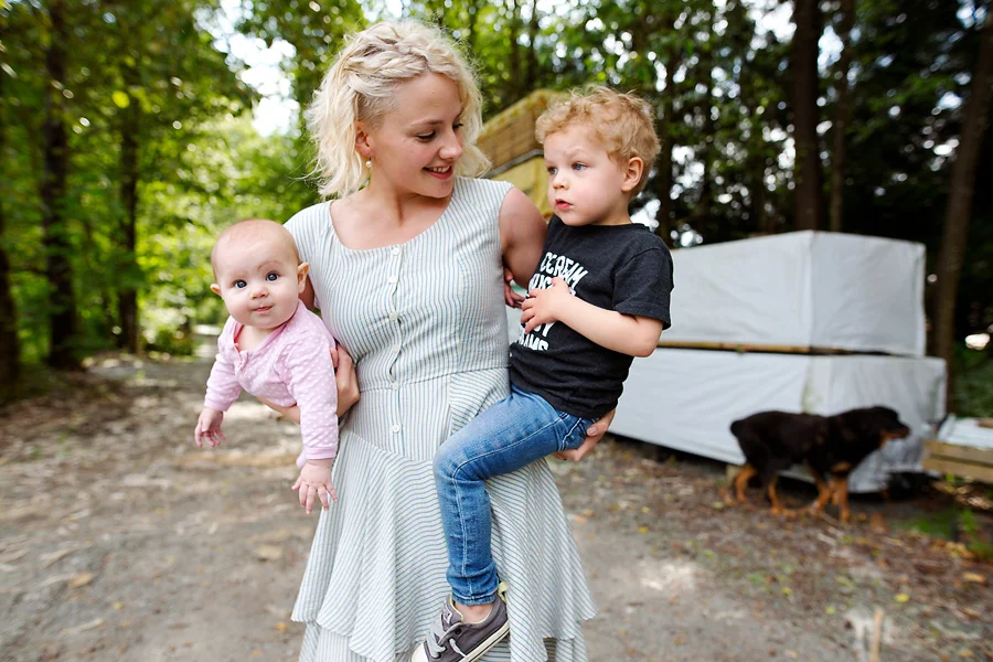 Calgary Family Photographer (Photo by Dana Pugh) danapugh.com