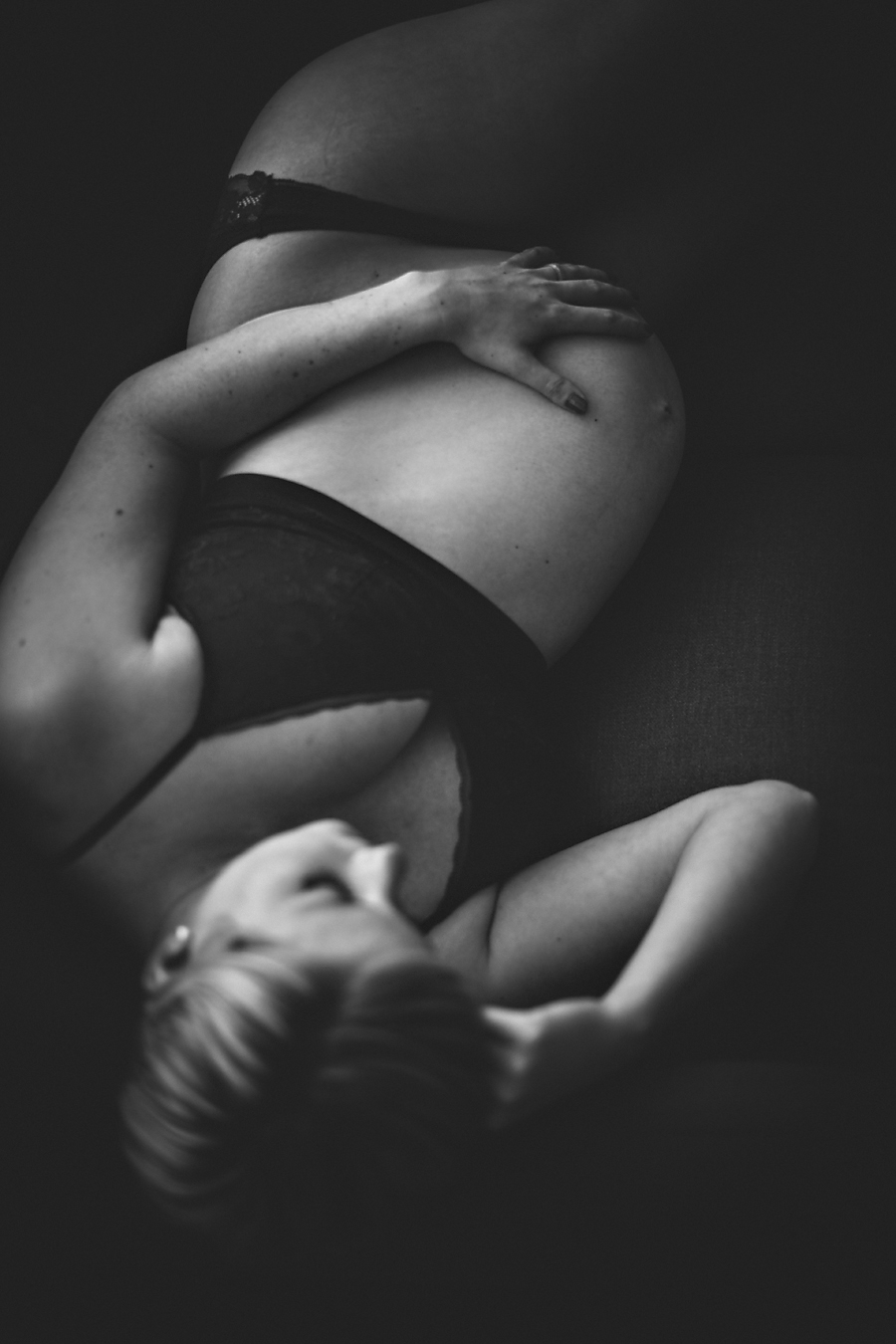 Calgary maternity photographer