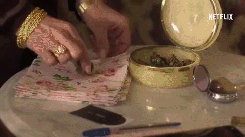 la-casa-de-las-flores-gif.gif