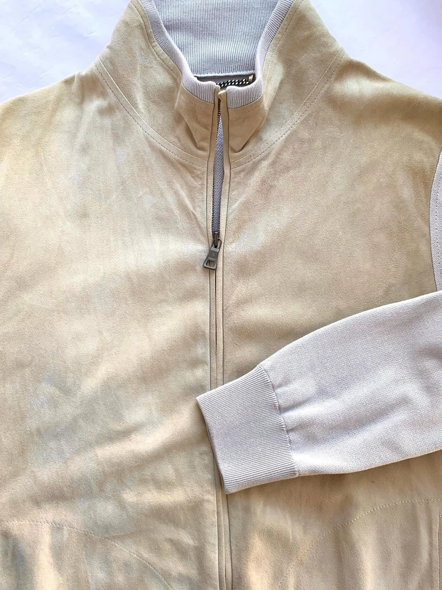 Fioroni beige suede and knit cotton/cashmere/silk blend, size 44. (Approximate retail $2300)
@fioronicashmere