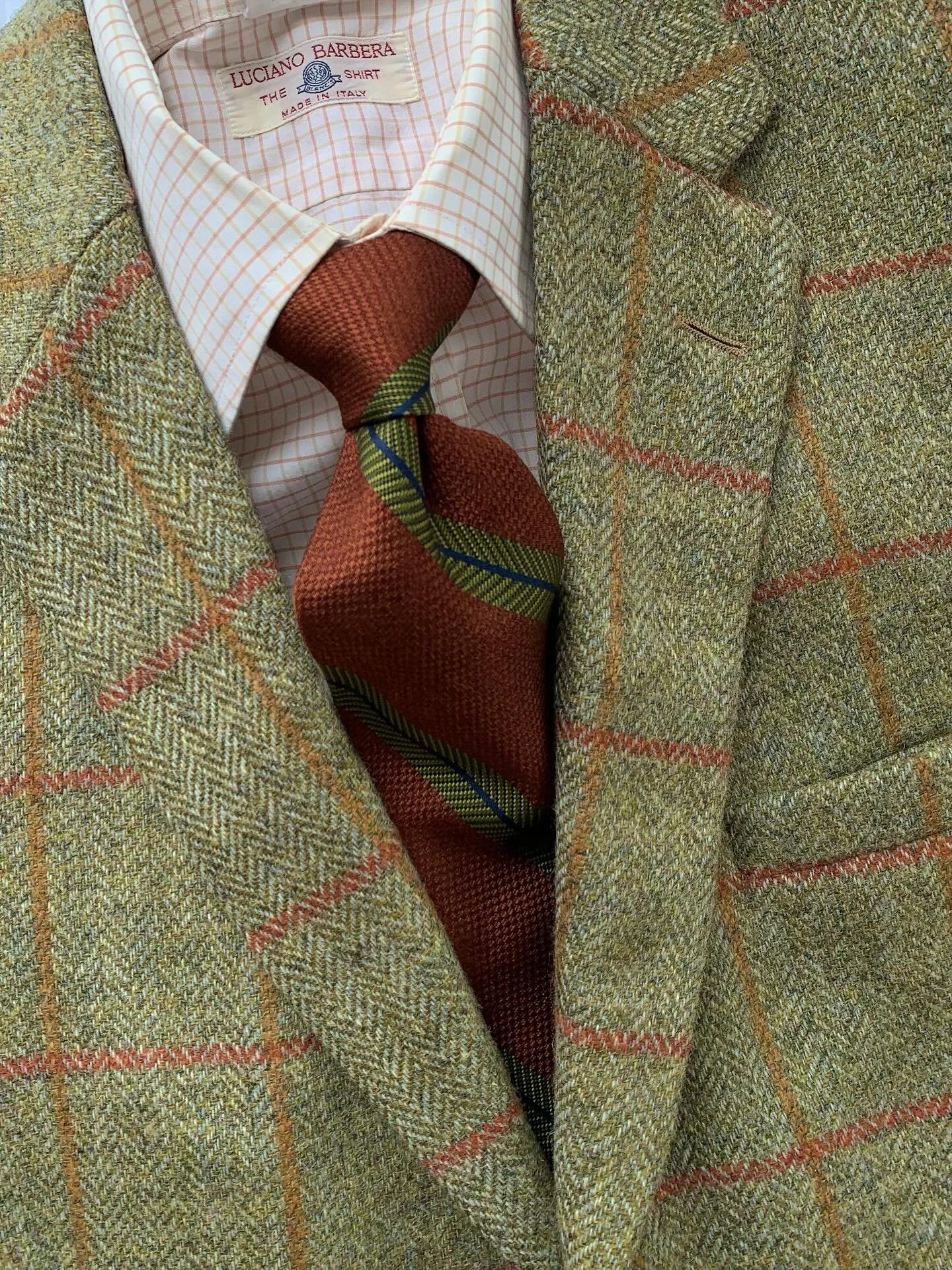 Hickey Freeman sport coat, size 40R; dress shirt from Luciano Barbera, size 15; necktie from Hickey Freeman.
@hickeyfreeman, @lucianobarberaofficial