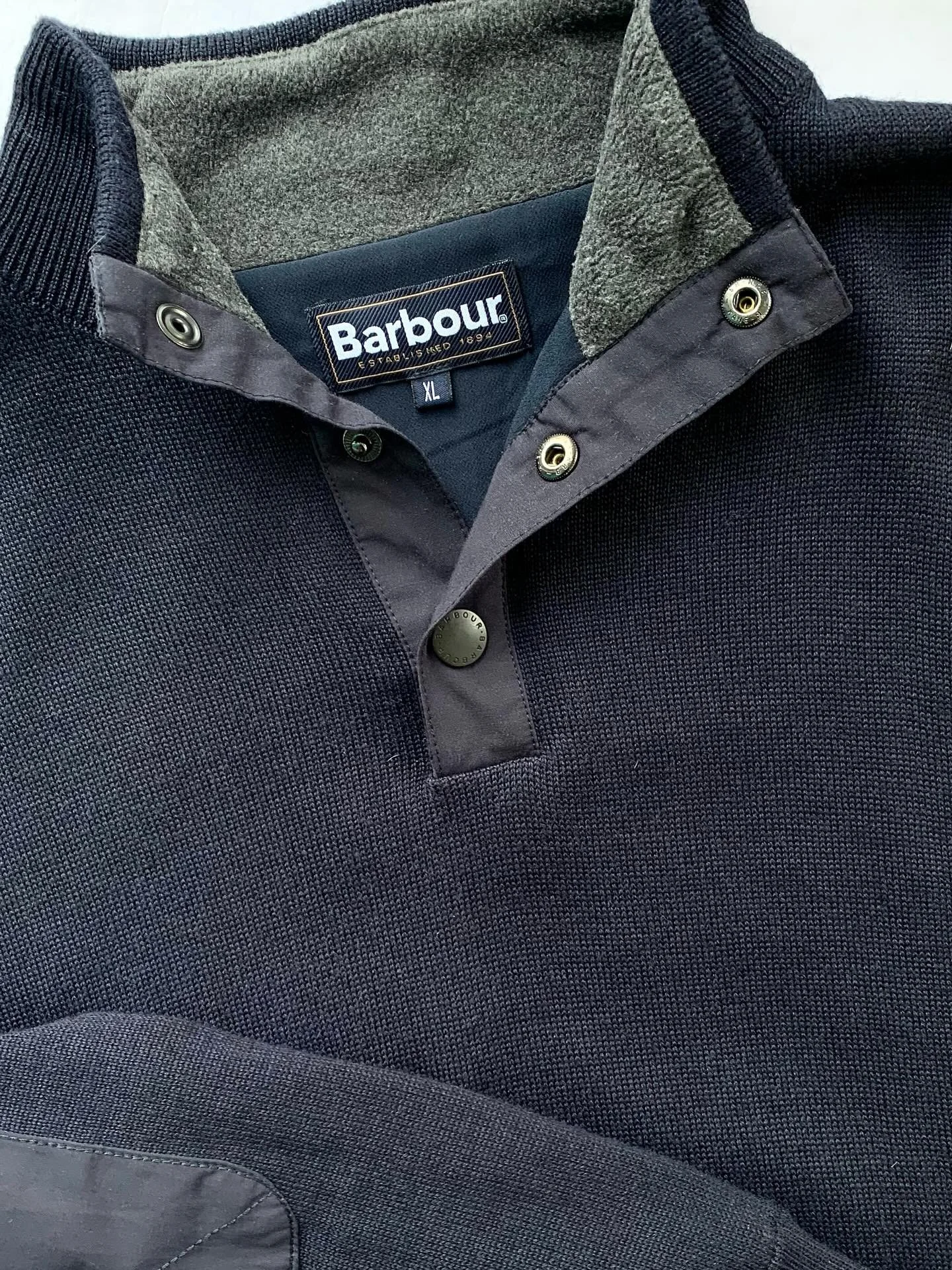 Barbour navy pullover sweater/jacket, sizeXL.
@barbour