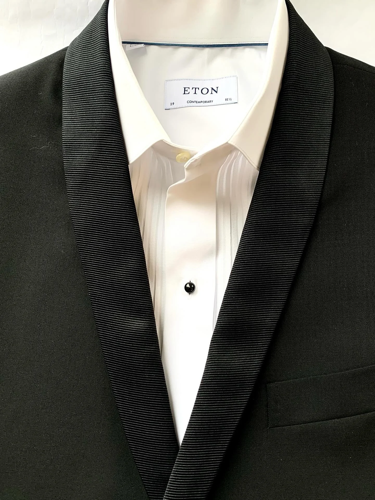 Brooks Brothers modern grosgrain shawl lapel tuxedo jacket, made in Italy, size 38R: Eton tuxedo shirt, size 15.5 Contemporary.
@brooksbrothers