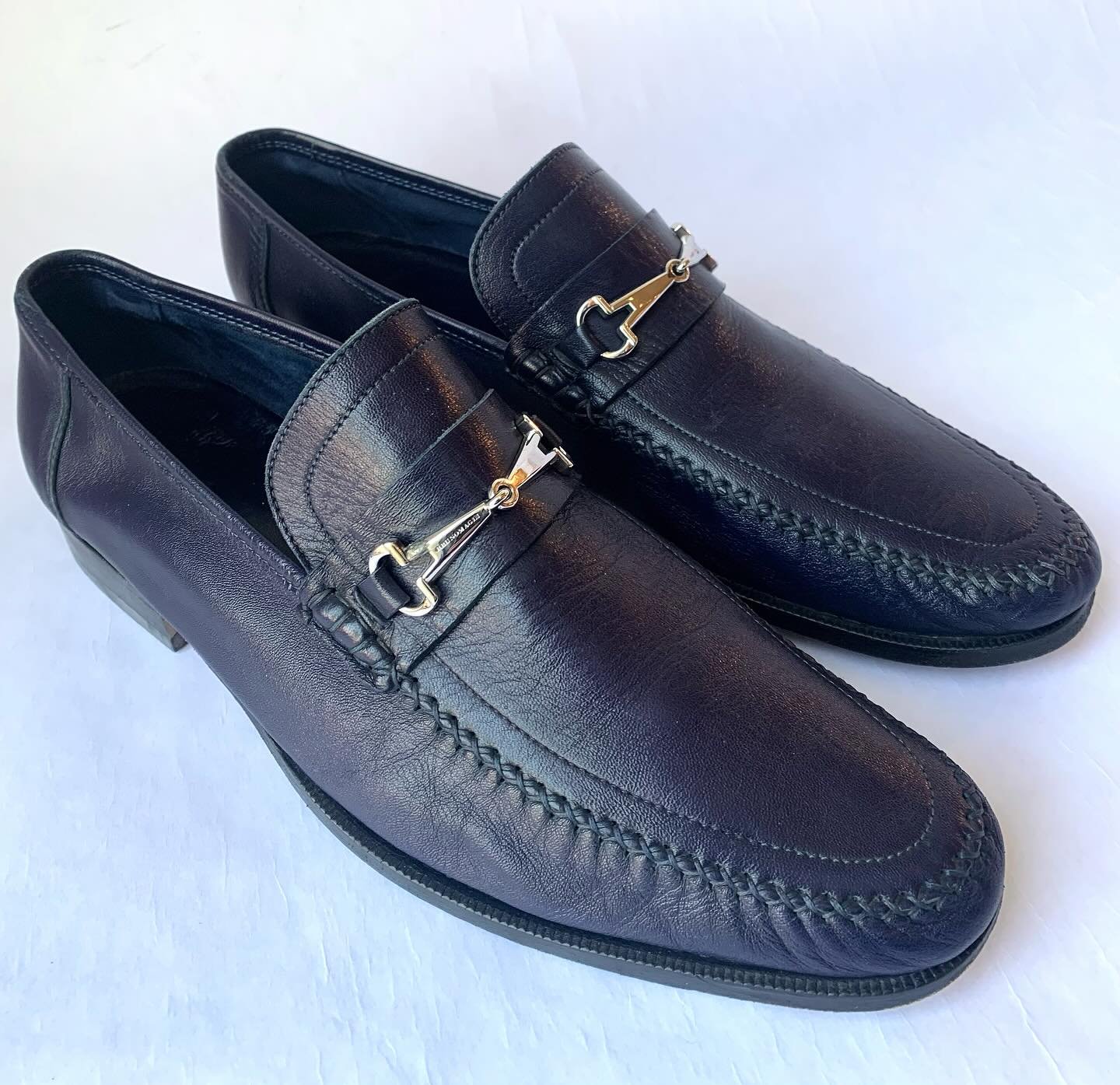 Bruno Magli blue loafers, size 13.
@brunomagliofficial