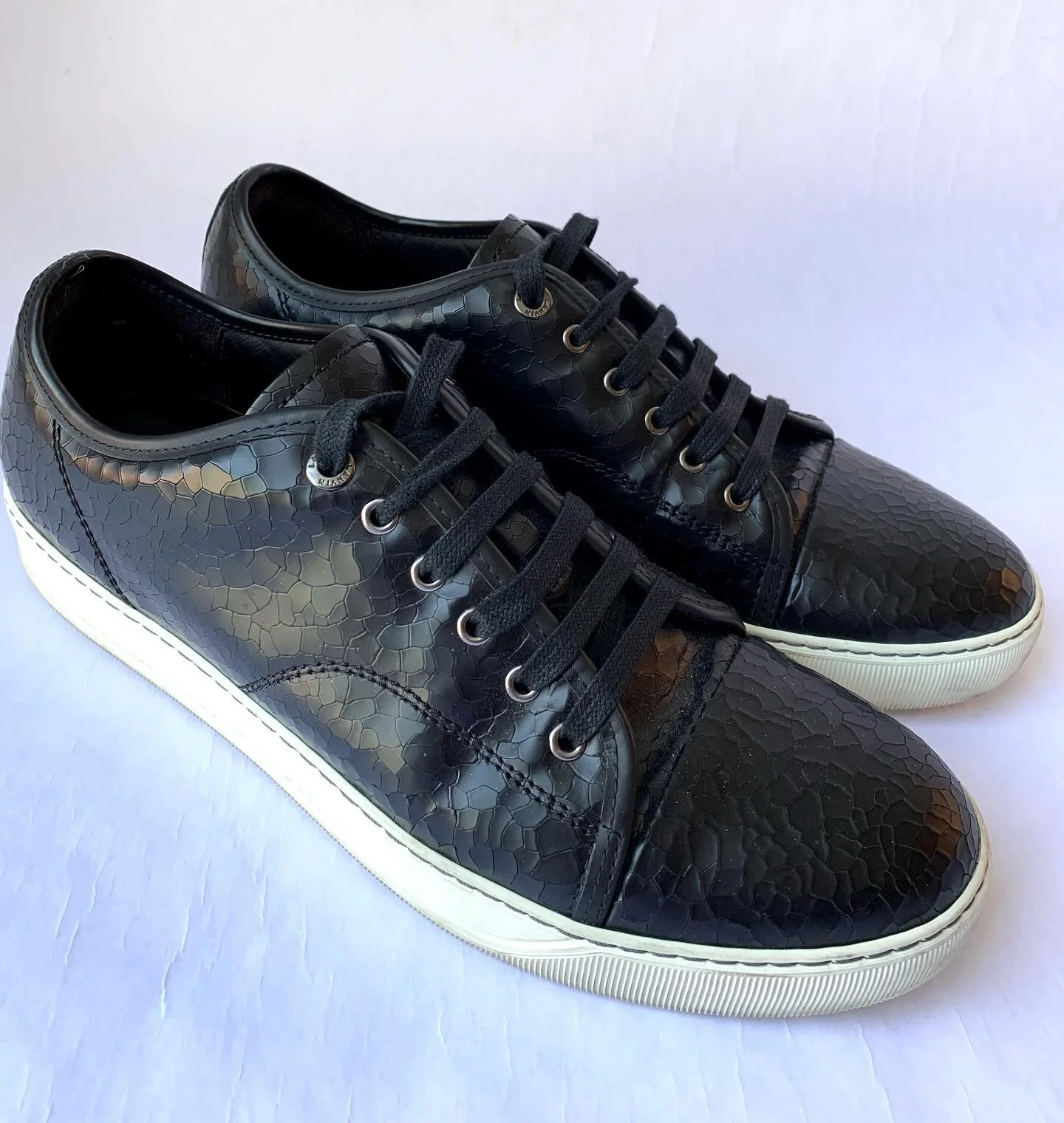 Lanvin black leather(with crackle finish) sneakers, size 10.
@lanvin