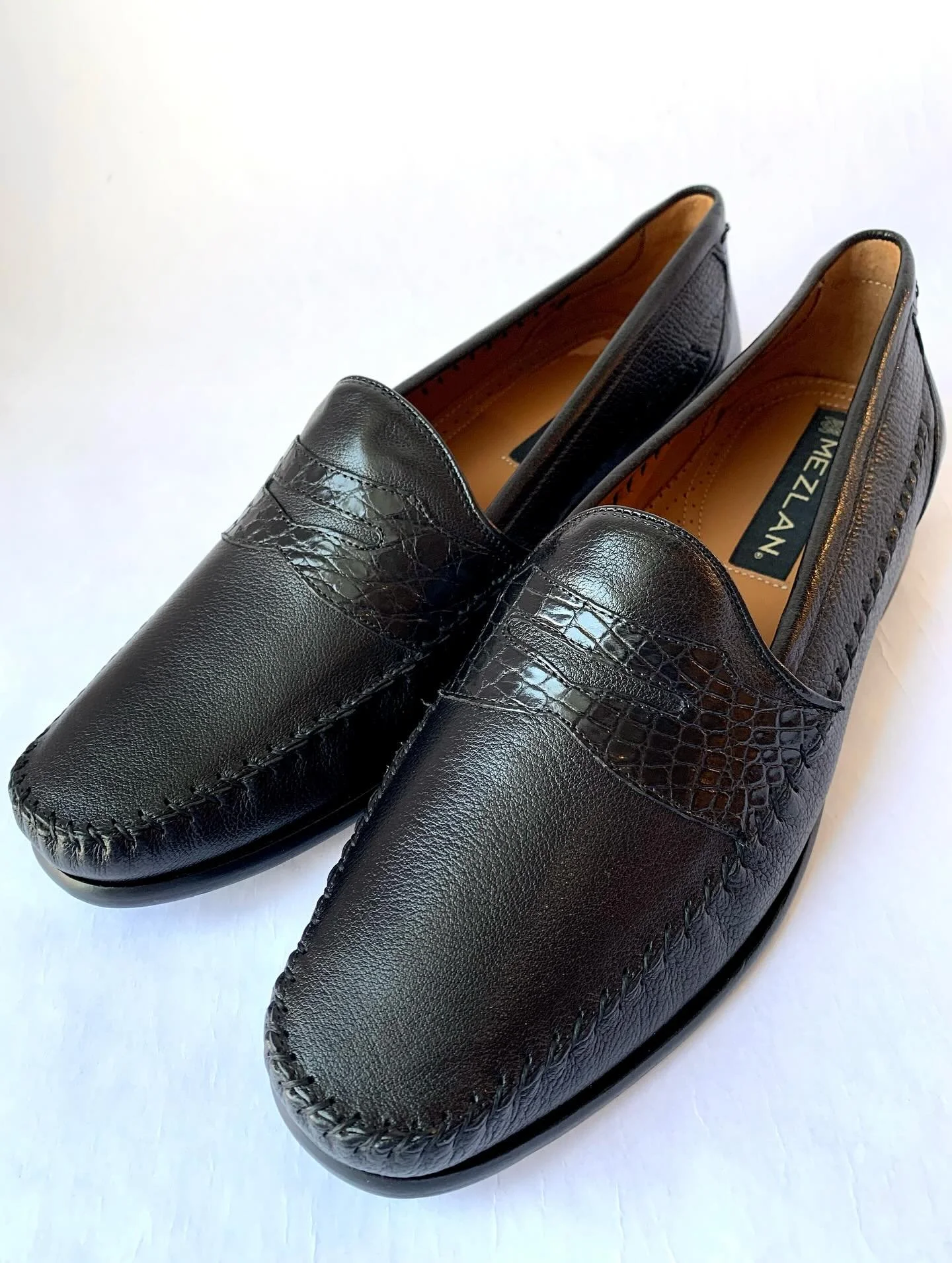 Mezlan black loafers with crocodile accents, size 10.
@mezlanshoes