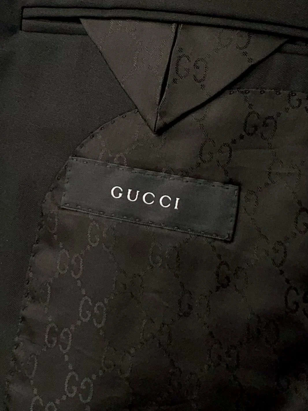 Gucci black suit, size 48R: dress shirt from Eton, size 17 Contemporary: necktie from Lanvin.
@etonshirts, @lanvin