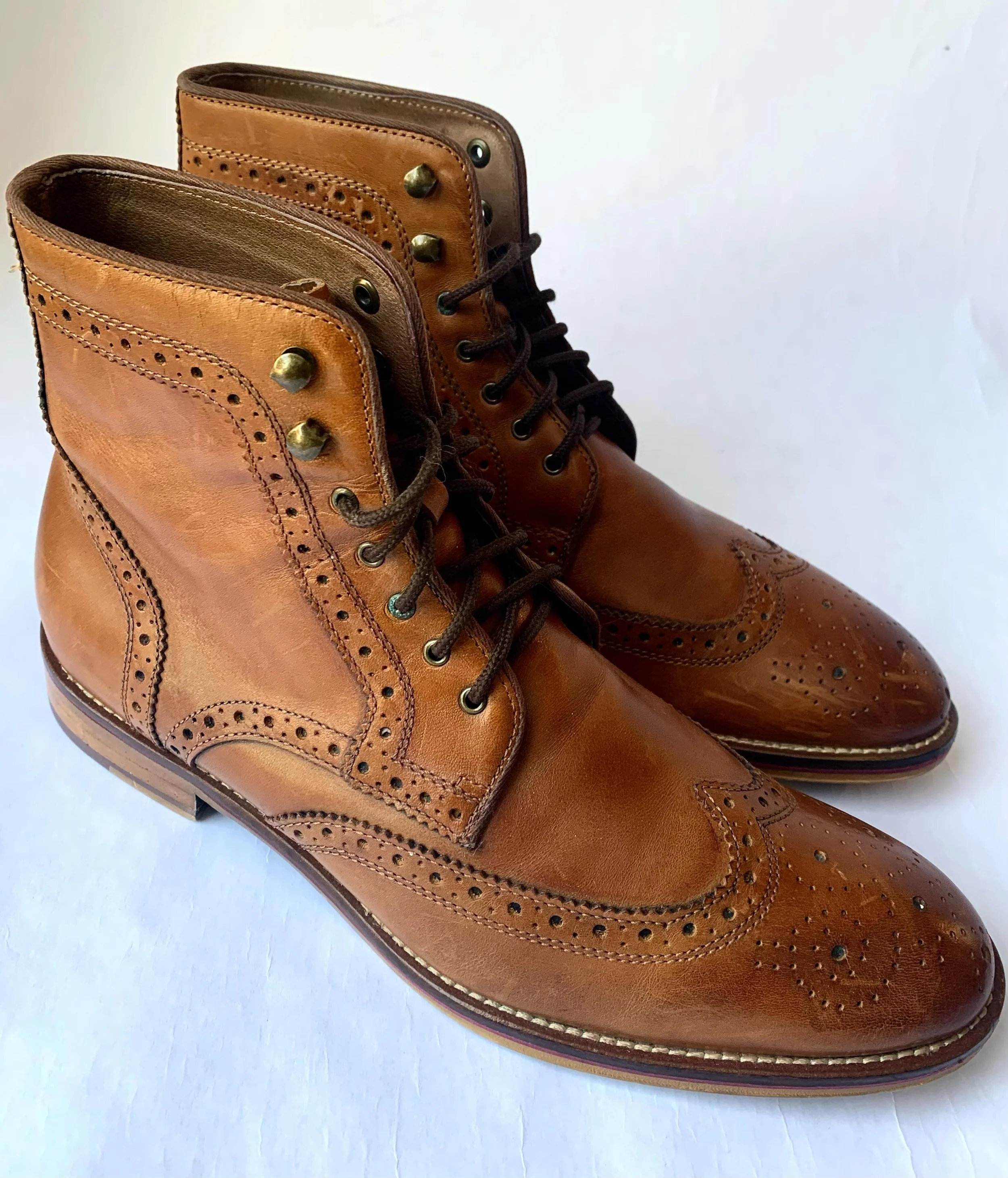 Johnston Murphy brogue boots, size 8.5.
@johnstonmurphy