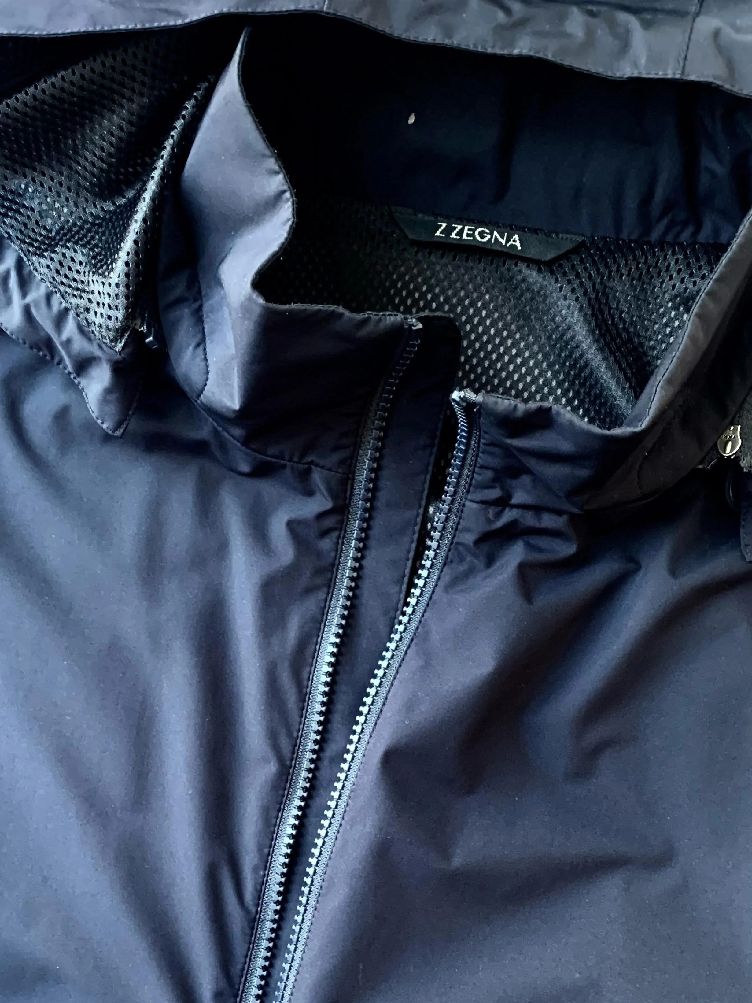 Zegna, from the ZZegna line, lightweight rain jacket with hood, size M.
@zegna