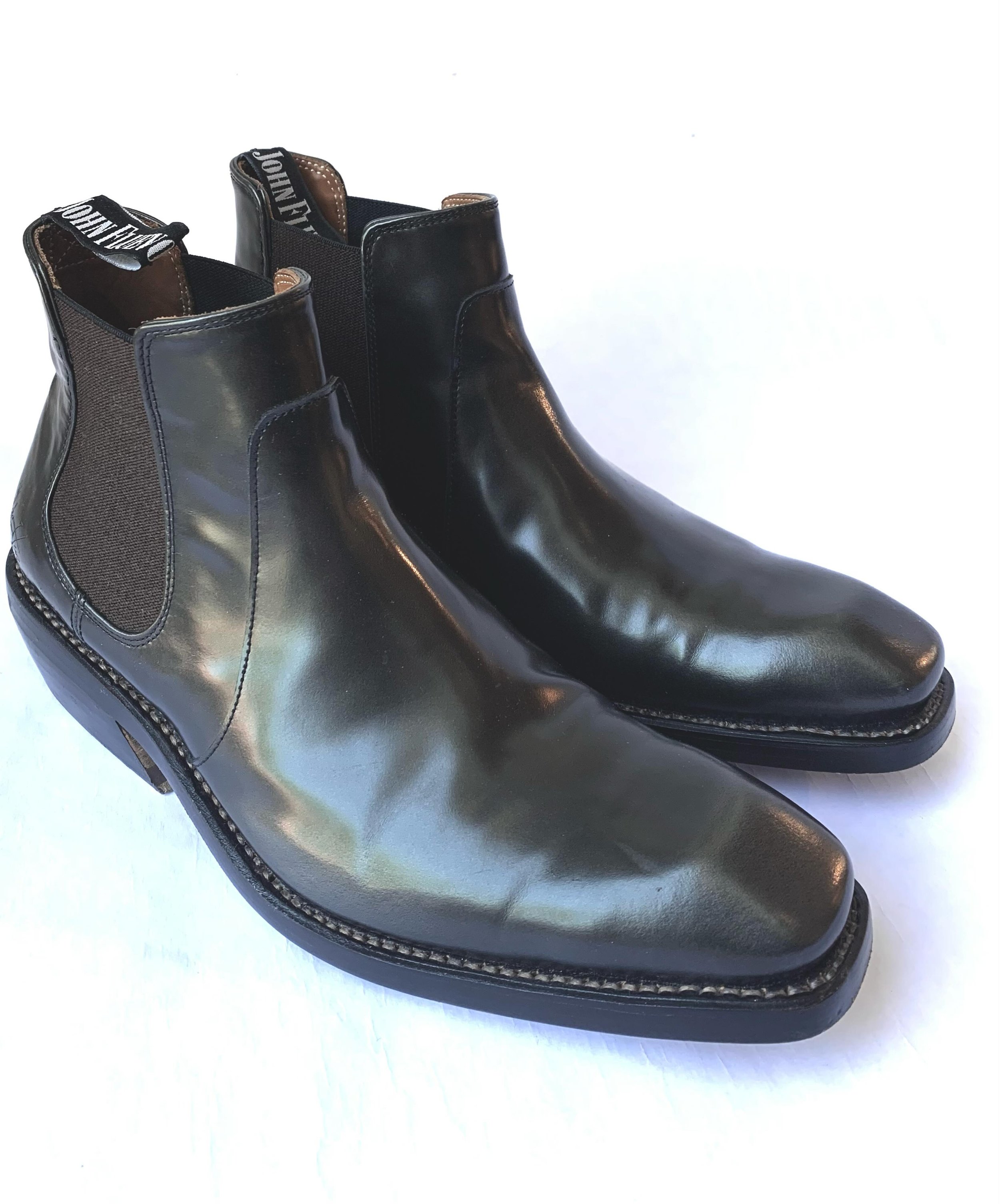 John Fleuvog gun metal gray Chelsea boots, size 9.5.
@fluevog
