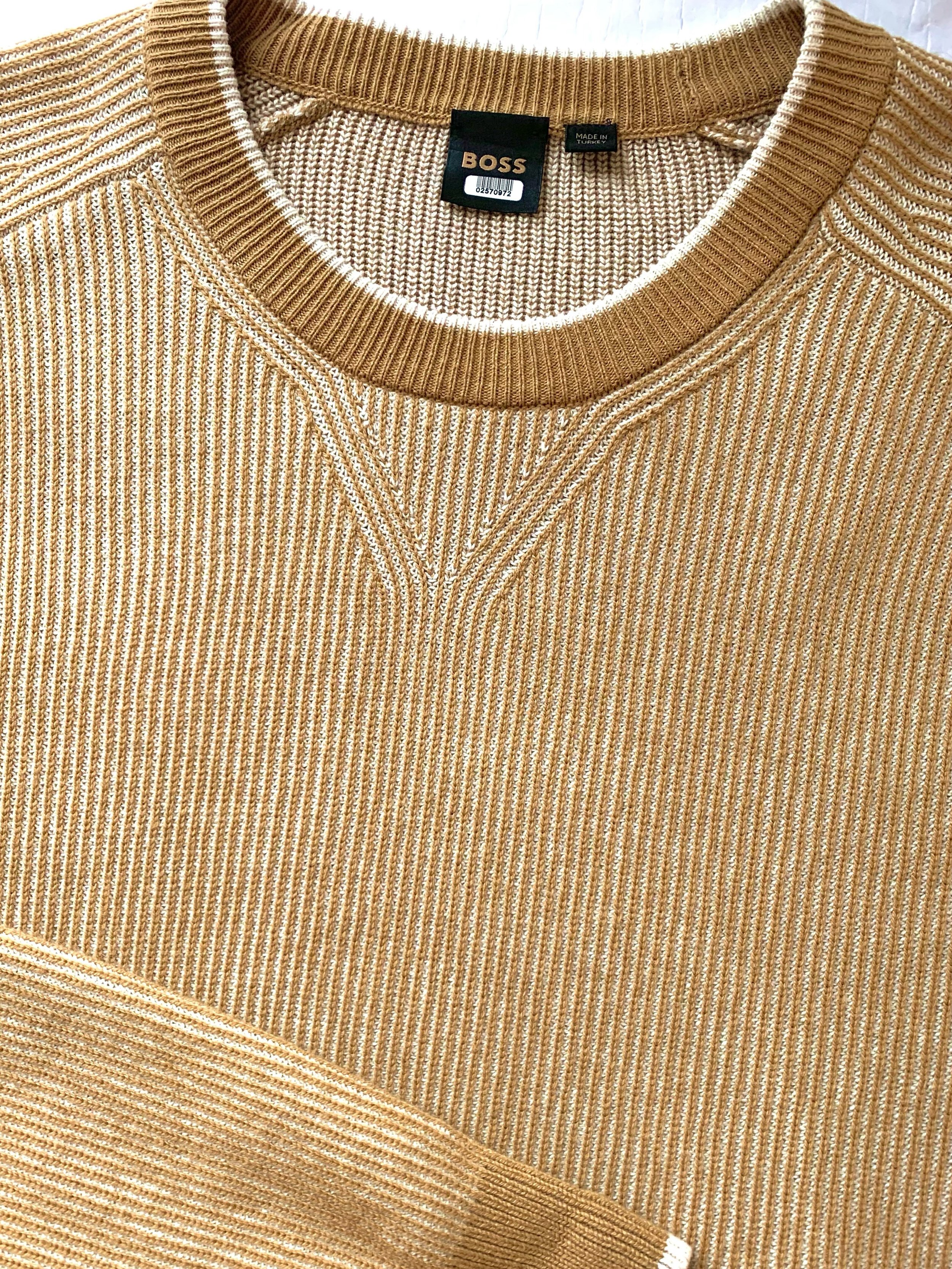 Hugo Boss tan cotton/cashmere sweater, size L.
@hugo_official